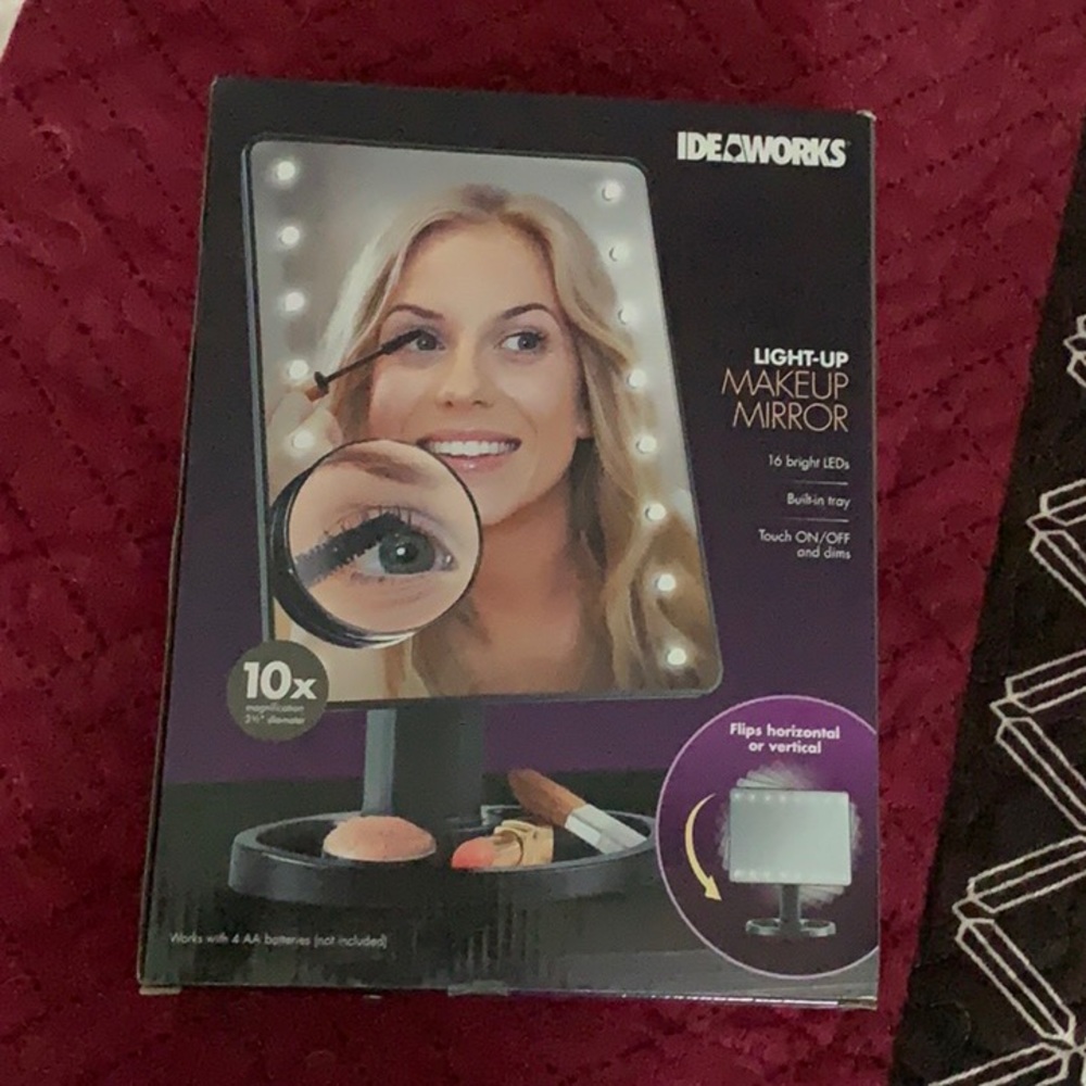 Mirror for makeup with lights brand new!